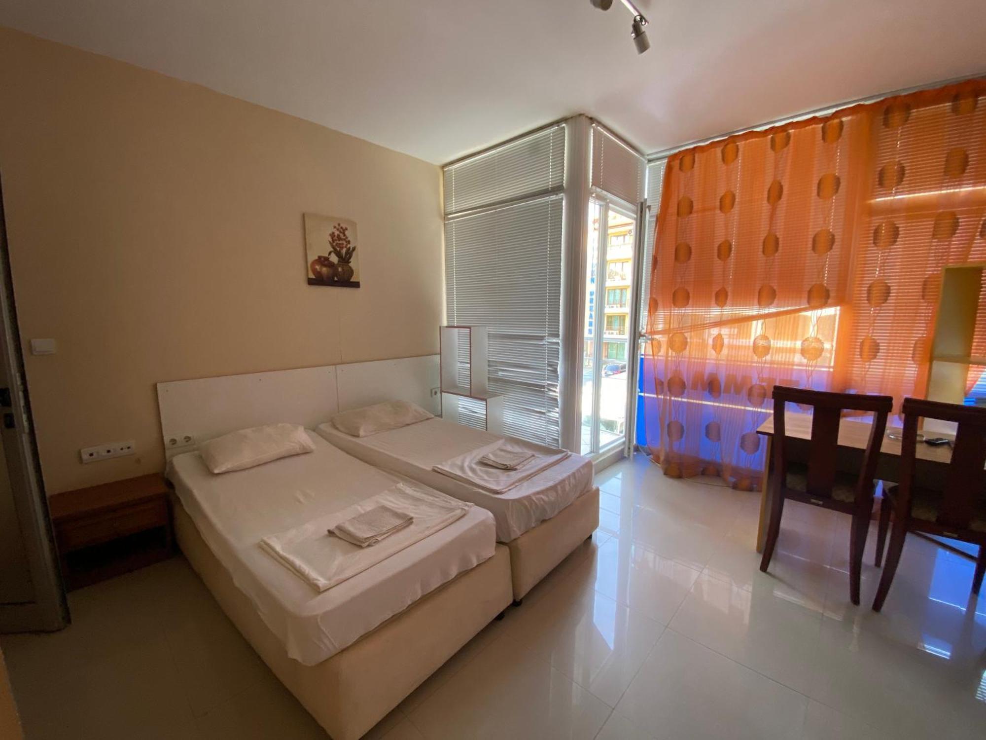 Studios & Apartments Perla Pantai Sunny Luaran gambar